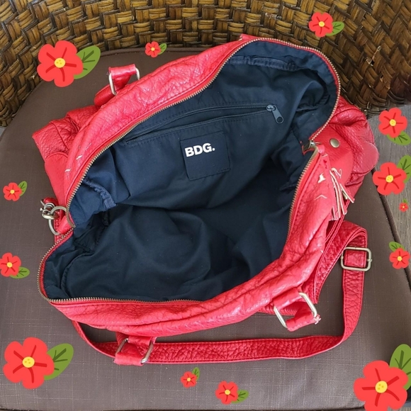 Vintage Red Faux Leather BDG Shoulder Bag with Tassle Details & Crossbody Strap - Picture 4 of 5